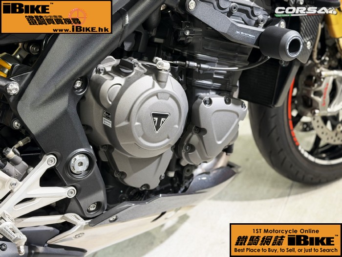 TRIUMPH Speed Triple 1200RR �q�樮