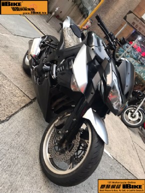 Kawasaki Z1000 電單車