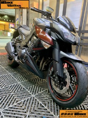  Kawasaki Z1000
