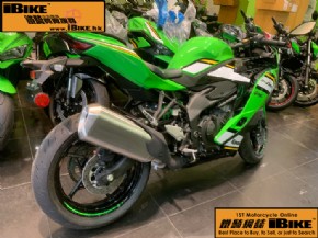 Kawasaki ZX-4RR �q�樮