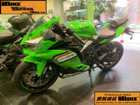 Kawasaki ZX-4RR �q�樮